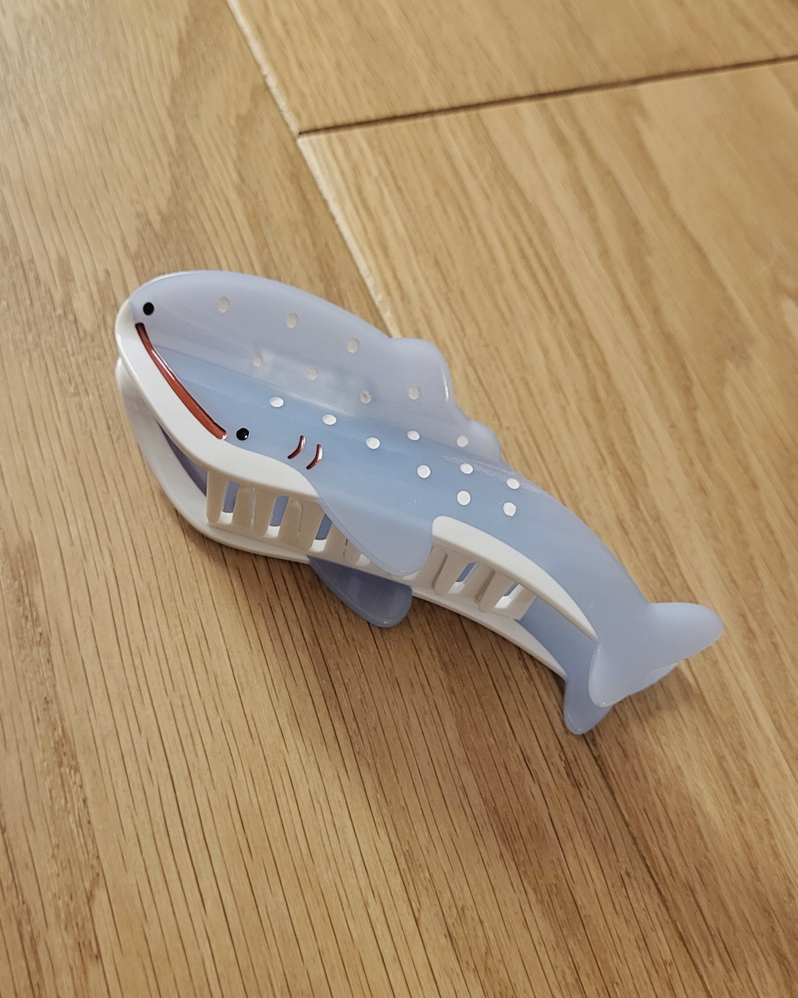 Whale shark hair claw clip